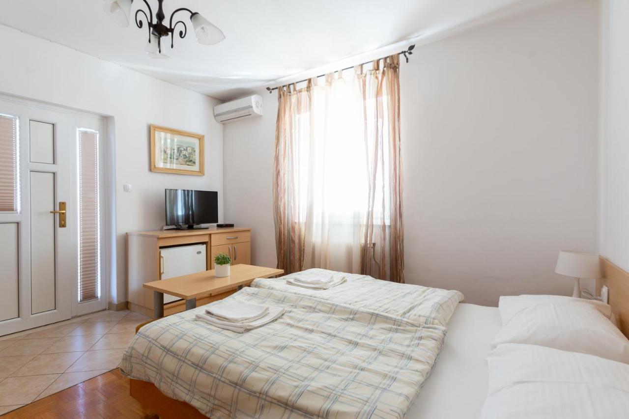 בפורטורוז Apartments And Rooms Jeselnik מראה חיצוני תמונה